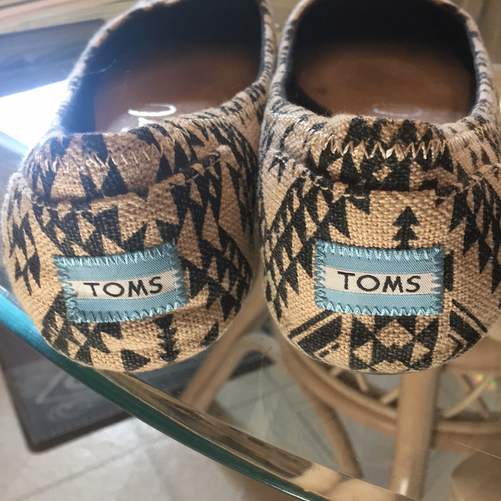 TOMS Tribal/Aztec Patterned Flats - Picture 3 of 9